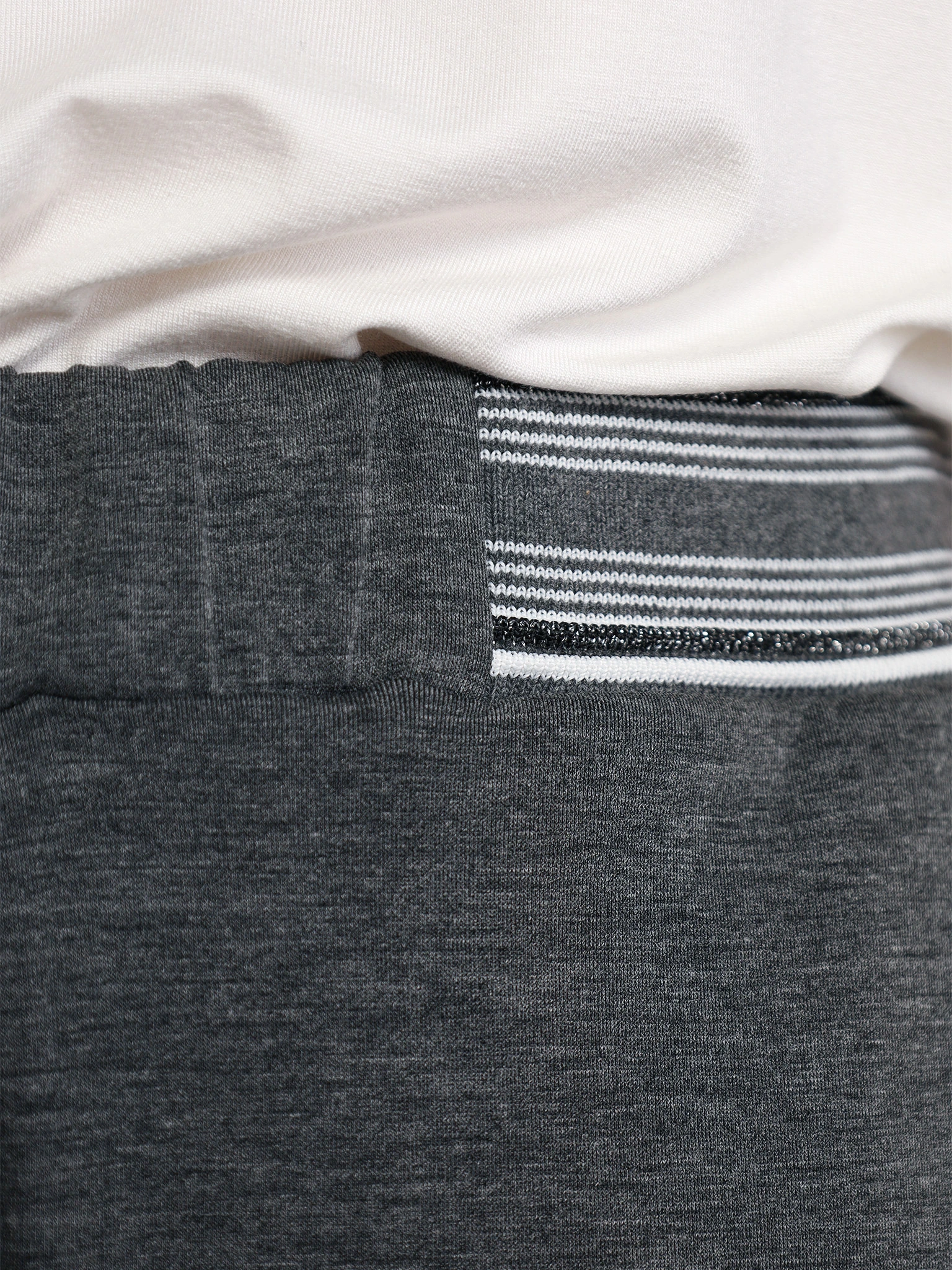 Брюки трикотажные расклешенного кроя с эластичным поясом